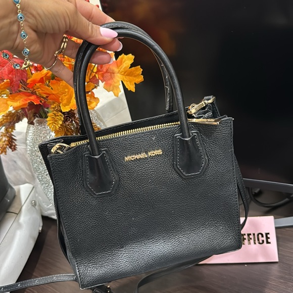 🖤MICHAEL KORS
Leather Handle Bag - Picture 4 of 9